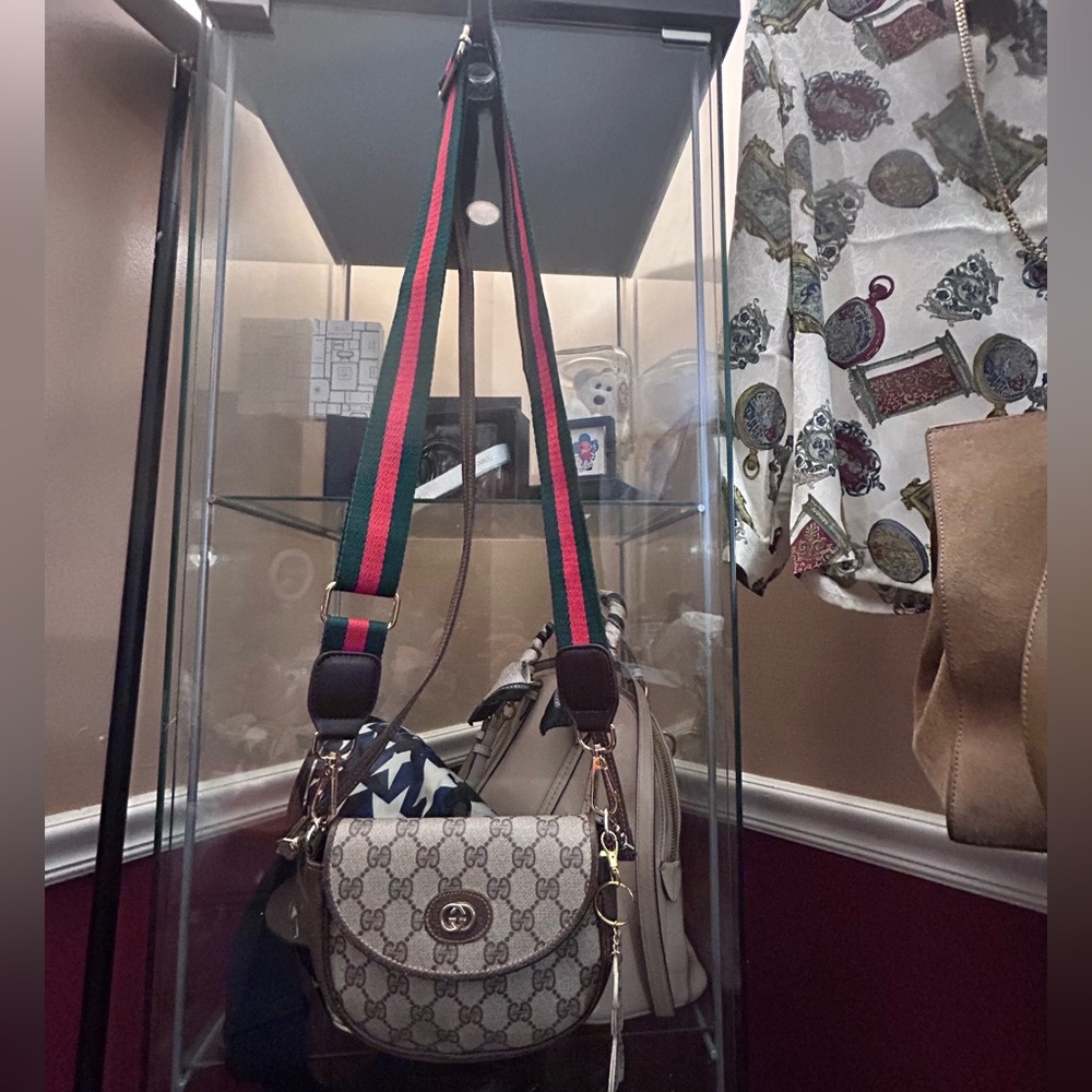 Vintage Gucci Crossbody in EUC - Picture 14 of 14